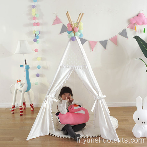 Tipi pour enfants en toile de coton et dentelle